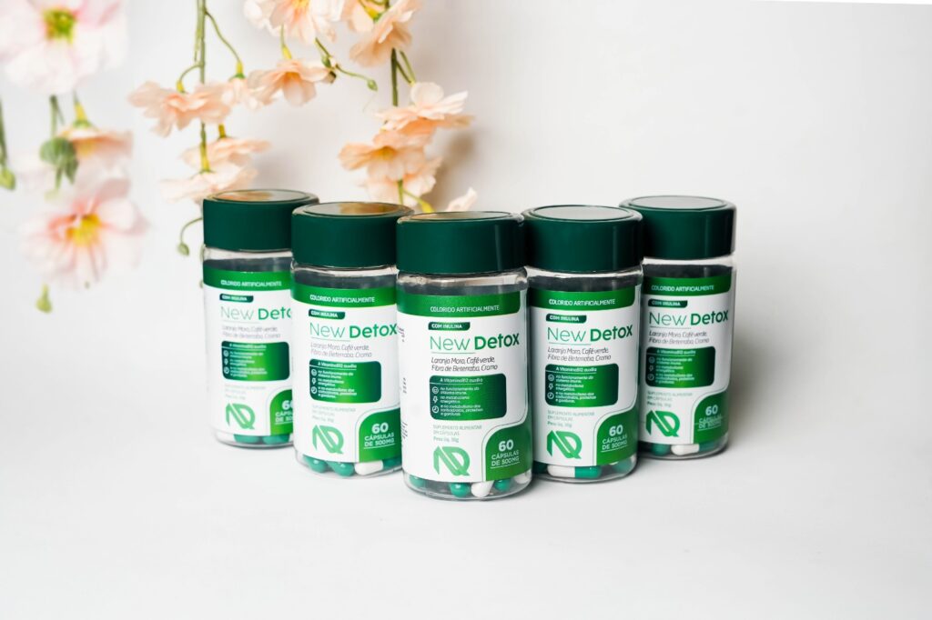 Frascos do suplemento New Detox para emagrecimento natural